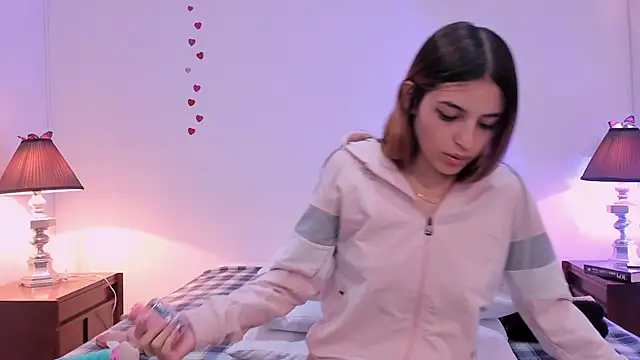 sofiarouge online show from March 13, 2025, 1:32 am