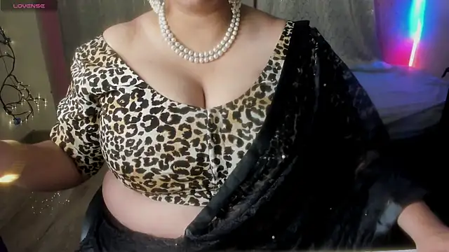 Gulabi Queen online show from July 16, 2026, 3:42 pm