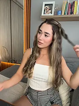 Snapshot of FridaKlein chatting on February 26, 2026, 9:37 pm FridaKlein online show from February 26, 2026, 9:37 pm