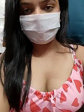 Myloveurvi online show from May 1, 2026, 10:31 am