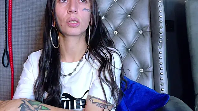 LusstCruella online show from October 7, 2025, 6:42 pm