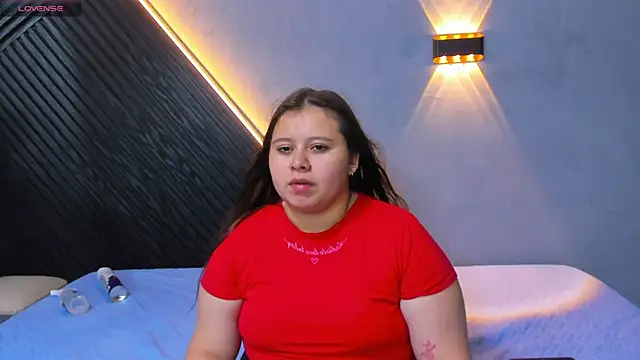 Snapshot of Laia_and_Aloby chatting on June 6, 2026, 9:53 pm Laia and Aloby online show from June 6, 2026, 9:53 pm