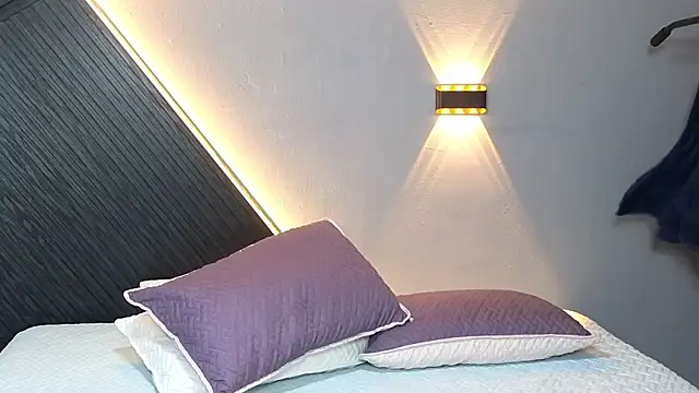 Snapshot of Laia_and_Aloby chatting on February 26, 2026, 10:10 pm Laia and Aloby online show from February 26, 2026, 10:10 pm