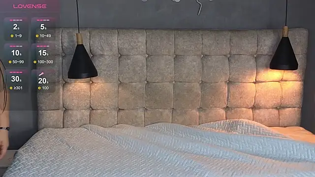 Laia and Aloby online show from November 26, 2025, 10:10 pm