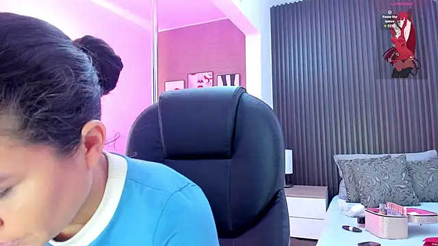 natasha  jackson online show from November 8, 2025, 12:31 pm