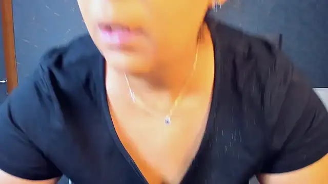 AmyCubes online show from October 17, 2025, 2:26 am