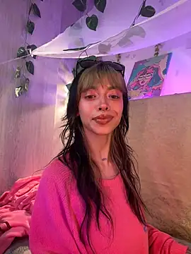 Snapshot of Kitty_arts chatting on February 22, 2025, 10:52 pm Kitty arts online show from February 22, 2025, 10:52 pm