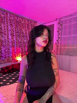 Snapshot of Kitty_arts chatting on May 28, 2026, 3:18 pm Kitty arts online show from May 28, 2026, 3:18 pm