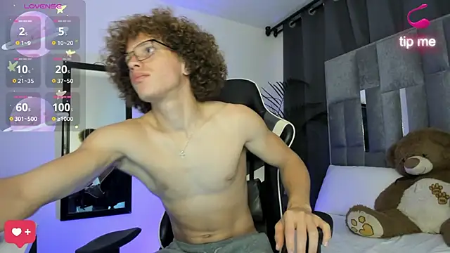 All3ssandr0 online show from January 11, 2025, 1:37 am