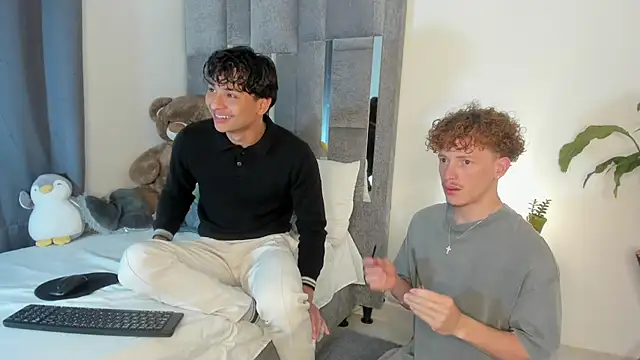 All3ssandr0 online show from November 8, 2025, 1:42 am