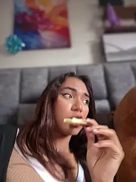 Nikol Rang   online show from December 16, 2025, 6:23 pm