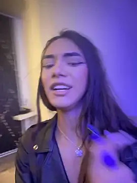 Nikol Rang   online show from September 13, 2025, 8:09 pm