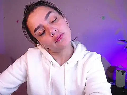 Lu perez online show from December 2, 2025, 12:44 am