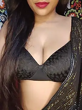 Sreya213 online show from May 27, 2026, 4:47 pm