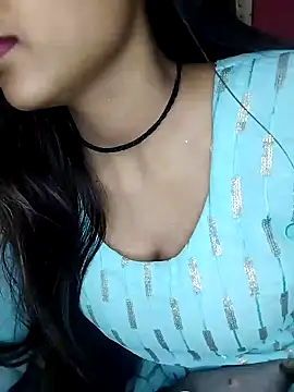 Sreya213 online show from January 10, 2025, 12:36 pm