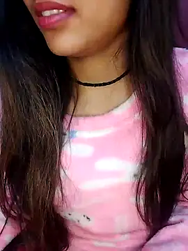 Sreya213 online show from January 13, 2025, 10:14 am