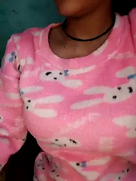 Sreya213 online show from January 12, 2025, 2:09 pm