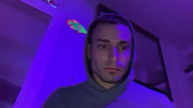 hot shot 13 online show from November 6, 2025, 3:43 am