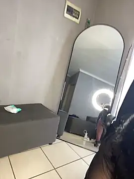 Snapshot of MayaPassion chatting on February 6, 2026, 7:37 am MayaPassion online show from February 6, 2026, 7:37 am