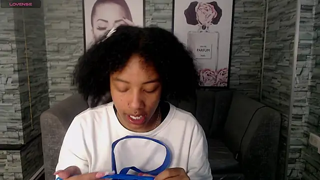 Violeth b online show from October 3, 2025, 12:50 pm