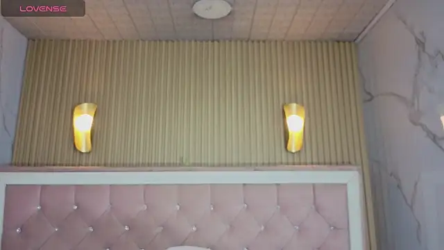 Violeth b online show from December 20, 2025, 12:52 pm