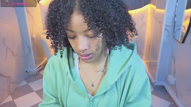 Violeth b online show from February 18, 2026, 12:56 pm