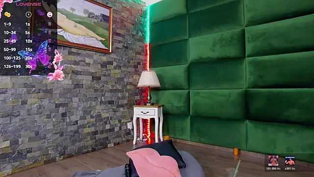 Snapshot of SelenSummer chatting on February 14, 2026, 8:09 pm SelenSummer online show from February 14, 2026, 8:09 pm