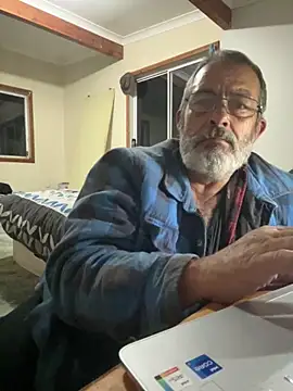 Snapshot of ausbod chatting on May 15, 2026, 1:53 pm ausbod online show from May 15, 2026, 1:53 pm