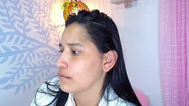 Snapshot of Alison_Wiley chatting on April 5, 2026, 6:42 am Alison Wiley online show from April 5, 2026, 6:42 am