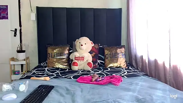 quenliyasa online show from September 12, 2025, 6:46 am