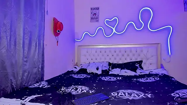 dafnezahiraa  online show from September 20, 2025, 5:01 am