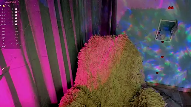 Lei White online show from September 26, 2025, 8:16 pm