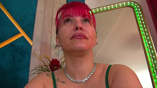 Foxxxy MILF online show from May 3, 2026, 3:55 am