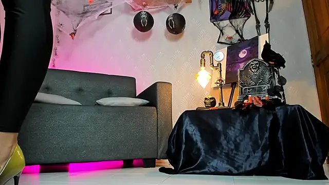 Alaia Love77 online show from October 9, 2025, 10:32 pm