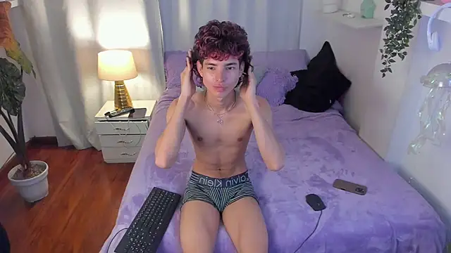 santy-kitty online show from March 26, 2026, 1:37 am