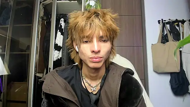 santy-kitty online show from February 22, 2025, 6:28 am