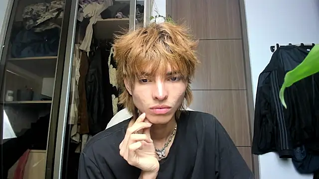 santy-kitty online show from February 22, 2025, 3:23 am