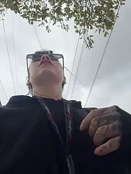 Snapshot of EemaHaruki chatting on March 17, 2026, 6:44 pm EemaHaruki online show from March 17, 2026, 6:44 pm