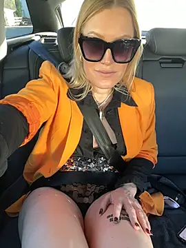 Sissy-Bee online show from January 19, 2025, 1:33 pm