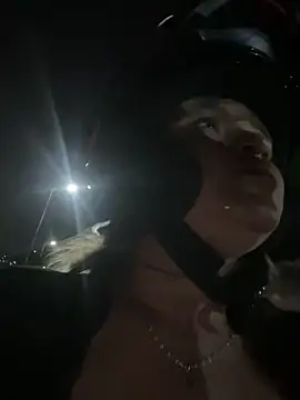 perlita05 online show from January 16, 2026, 11:31 pm