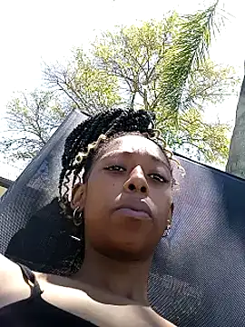 Snapshot of 02Boitybaby chatting on December 4, 2024, 9:01 am 02Boitybaby online show from December 4, 2024, 9:01 am