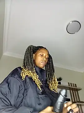 Snapshot of 02Boitybaby chatting on December 5, 2024, 8:38 pm 02Boitybaby online show from December 5, 2024, 8:38 pm