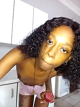 Snapshot of 02Boitybaby chatting on December 5, 2025, 8:02 am 02Boitybaby online show from December 5, 2025, 8:02 am