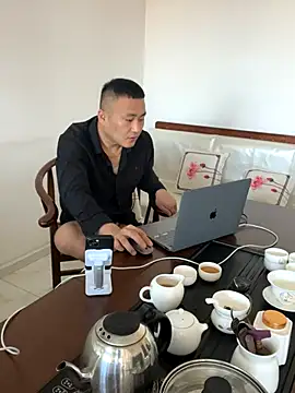 ShaoZian 1 online show from October 31, 2025, 4:09 am