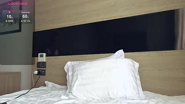 ChloeTeles  online show from September 14, 2025, 5:41 am