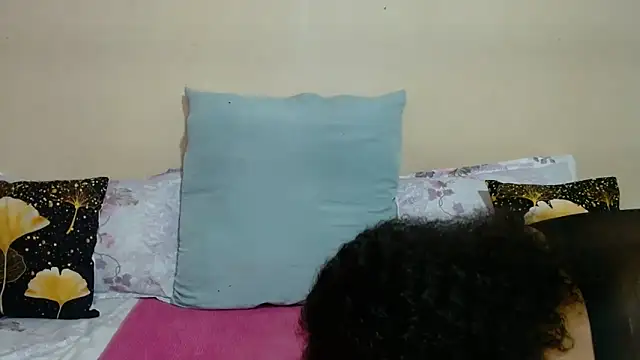 DiamondLuv29 online show from June 18, 2026, 3:16 am