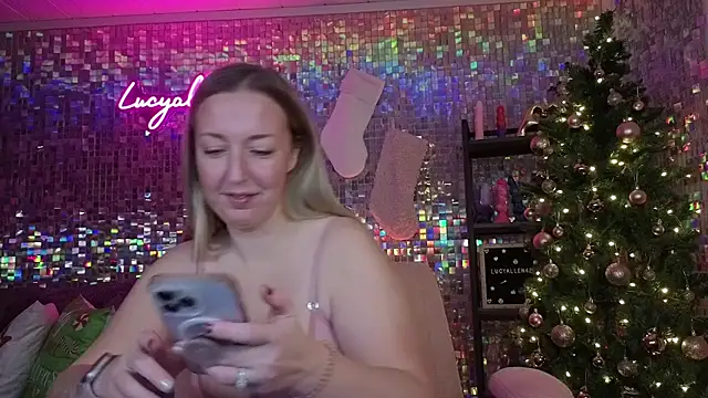 lucyallen4201 online show from December 2, 2025, 11:34 am