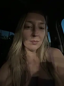 lucyallen4201 online show from April 23, 2026, 1:12 am