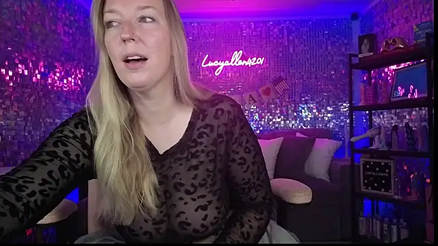 Snapshot of lucyallen4201 chatting on June 26, 2026, 10:21 am lucyallen4201 online show from June 26, 2026, 10:21 am