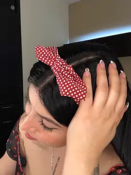 Snapshot of Bantonia chatting on December 19, 2024, 3:30 pm Bantonia online show from December 19, 2024, 3:30 pm